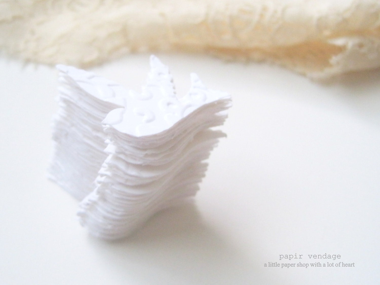 100 White Embossed Sparrow Confetti, Wedding Table decoration, vintage wedding, summer wedding - papirvendage