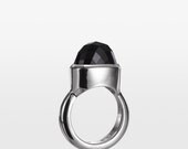 Bonbon Bullet Ring - Silver and faceted Black onyx