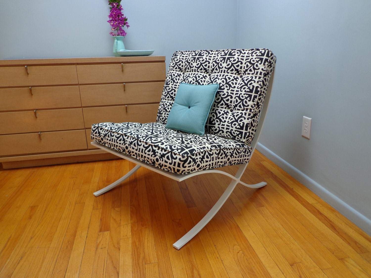 Barcelona Style Chair - Regency