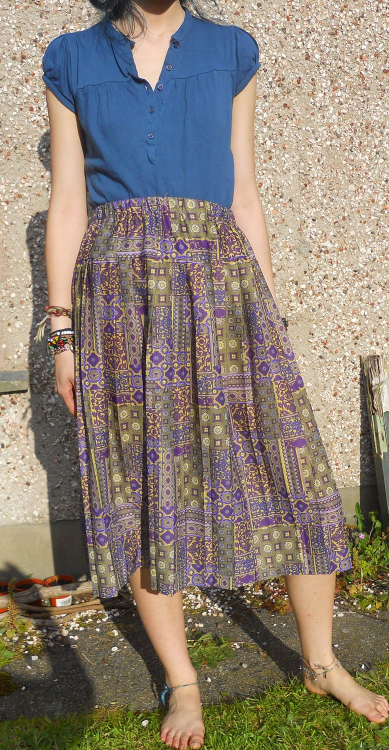 Vintage 80's nylon pleated calf-length skirt, purple retro swirly, funky crazy print size s-m