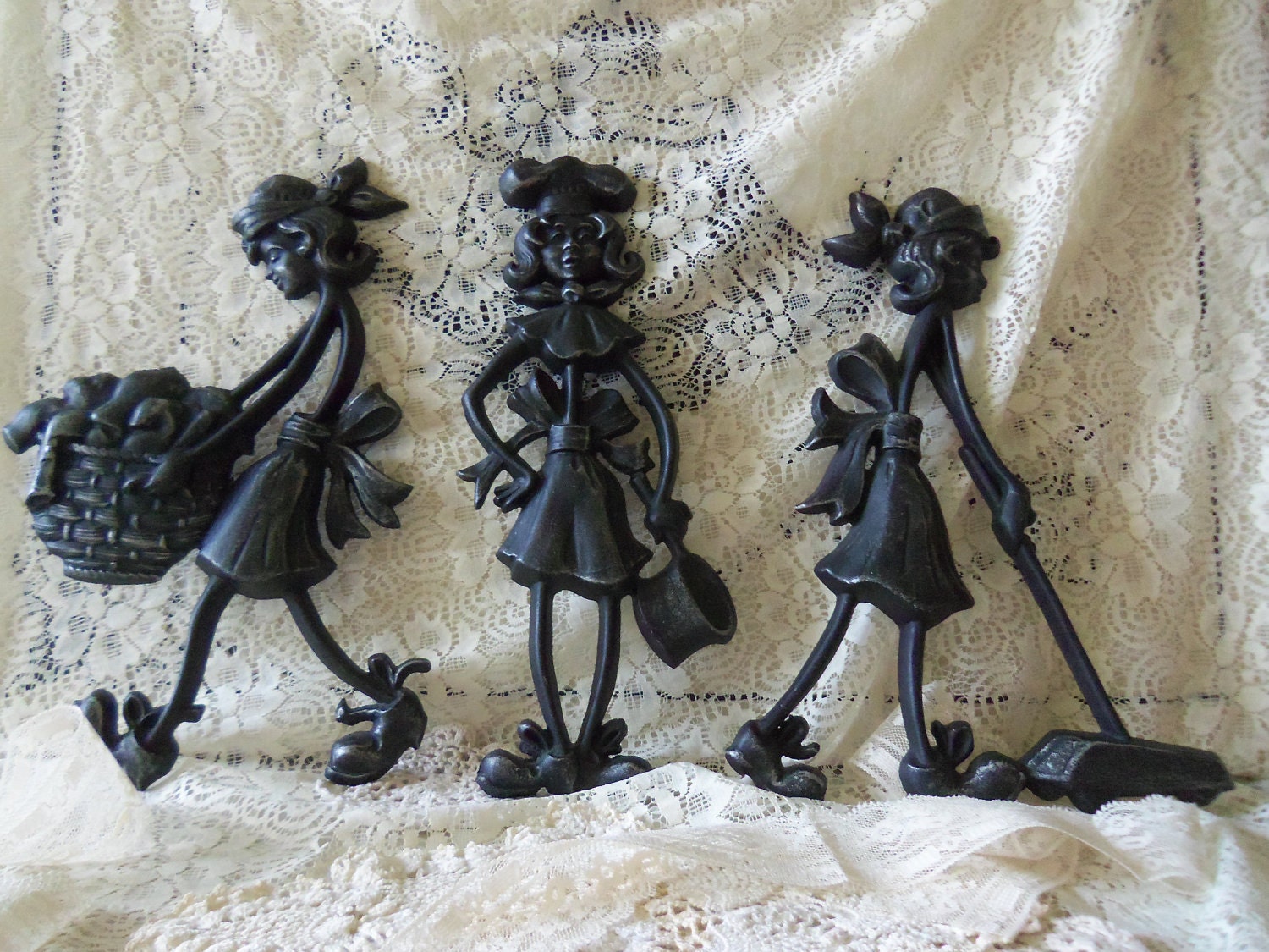 1971 Sexton Metal Wall Art - "Three Cleaning Ladies"
