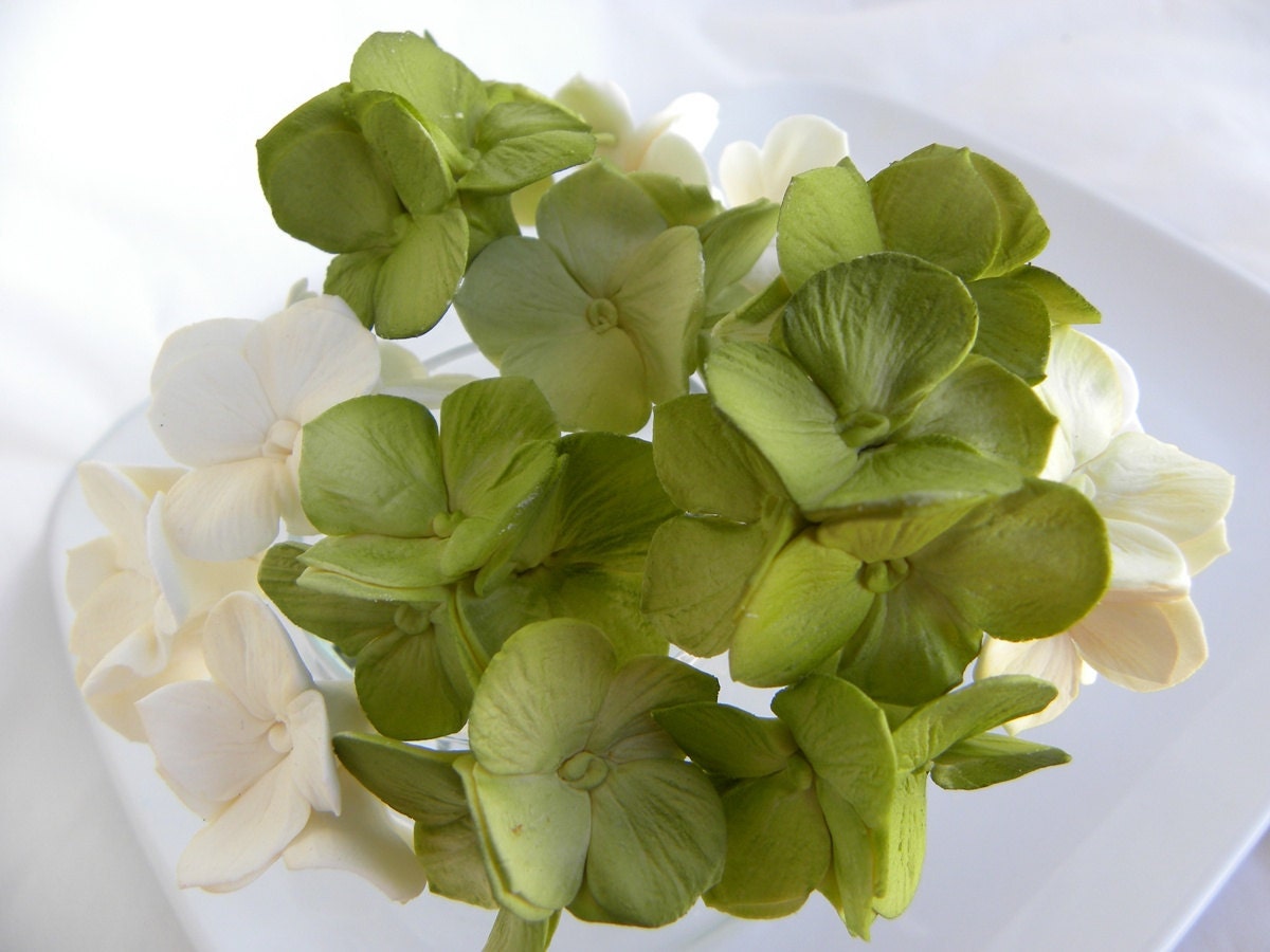 Edible Sugar Flower Hydrangea Bunch Cake Decoration 3 inches -1 qty  for cupcakes, wedding cakes, birthday cakes