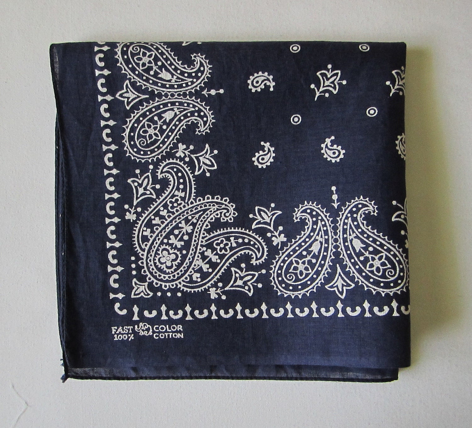 Near Mint "Trunk Up" ELEPHANT Paisley Bandana - Navy Blue - Made in USA - 100% Cotton