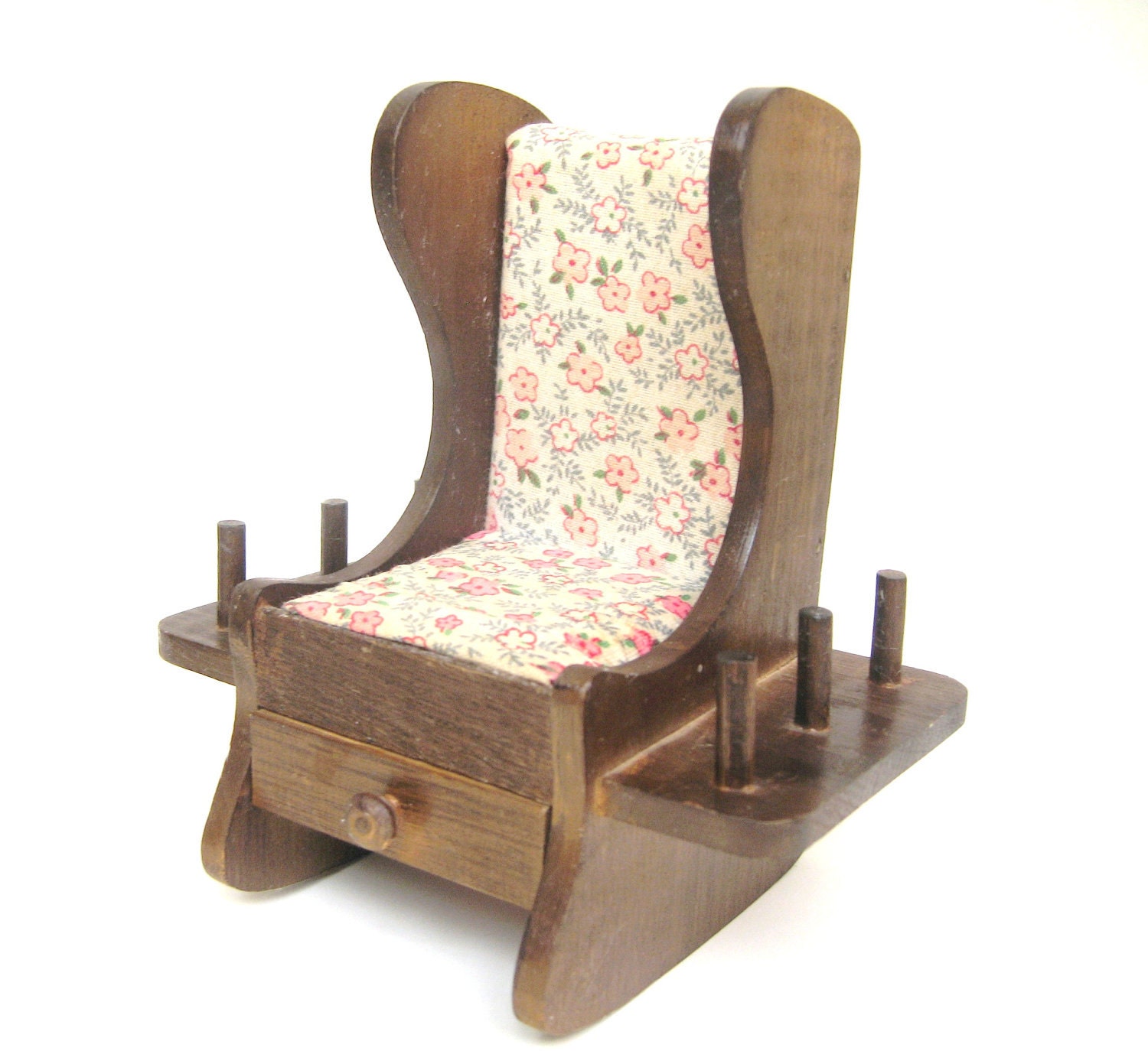 Pin Cushion,Thread Spool Holder and Scissor Storage Rocking Chair