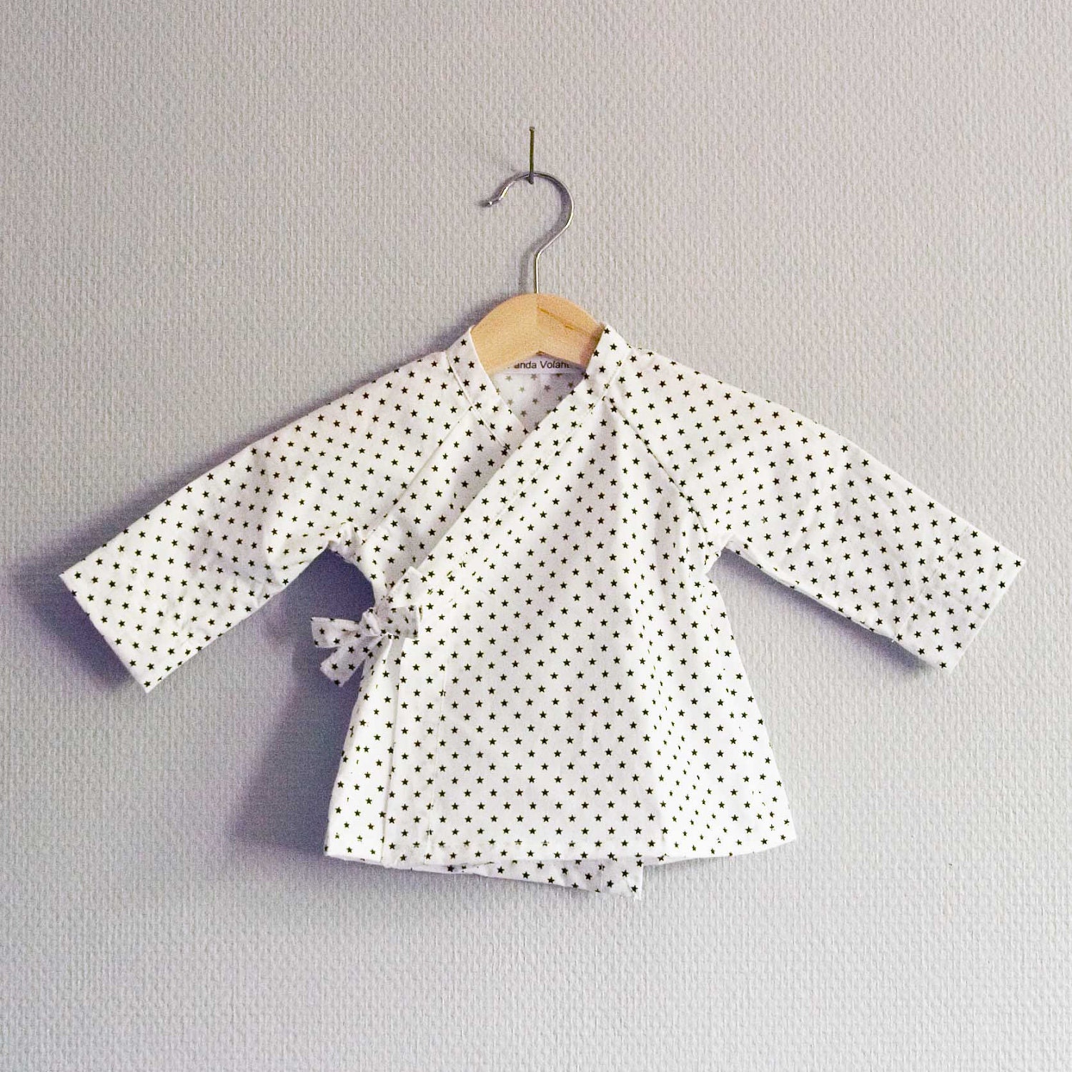 Kimono bb cachecoeur tunique haut tshirt noir et blanc enfant imprim petites toiles minimaliste mignon simple joli