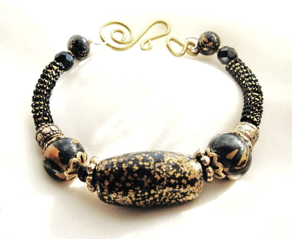 Wire Wrap Bracelet in Black and Gold