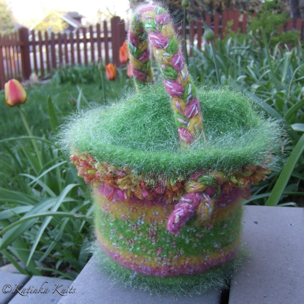 Felted, Easter Basket Knitting Pattern
