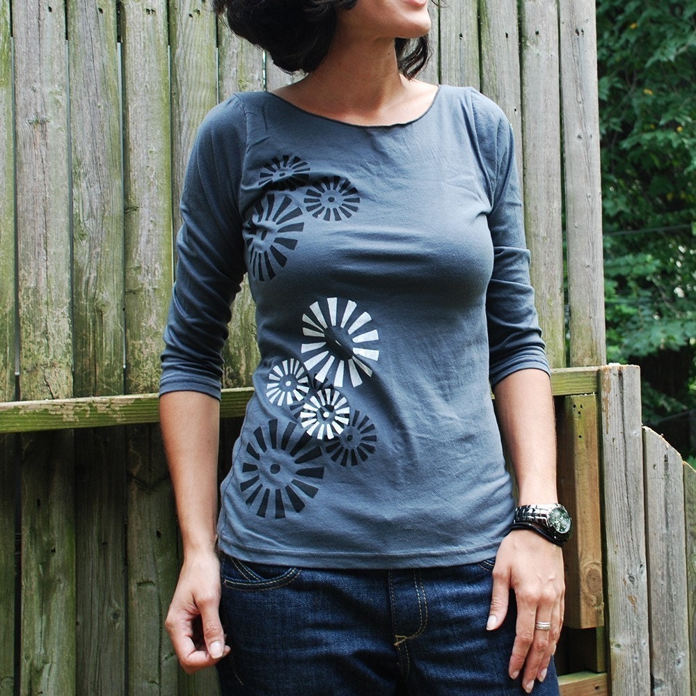 Silkscreen womens tshirt, gray 3/4 sleeve, pinwheel design, S-XL, womans top