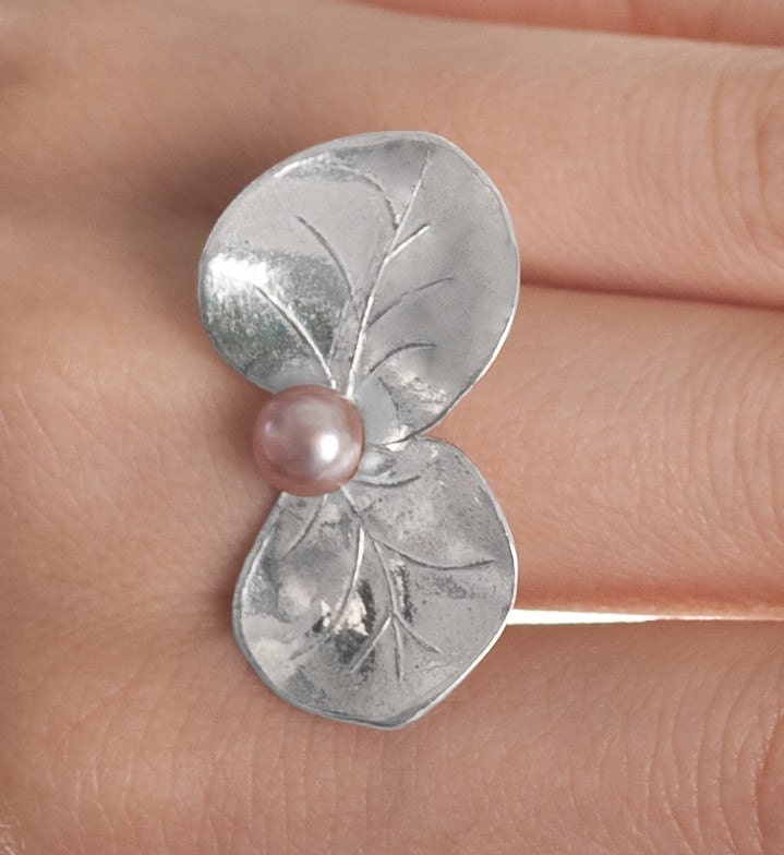 Eucalyptus Leaf Ring with pearl- (medium leaf size)