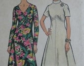 Simplicity 5850, 1970s dress with flared skirt, shaped waist