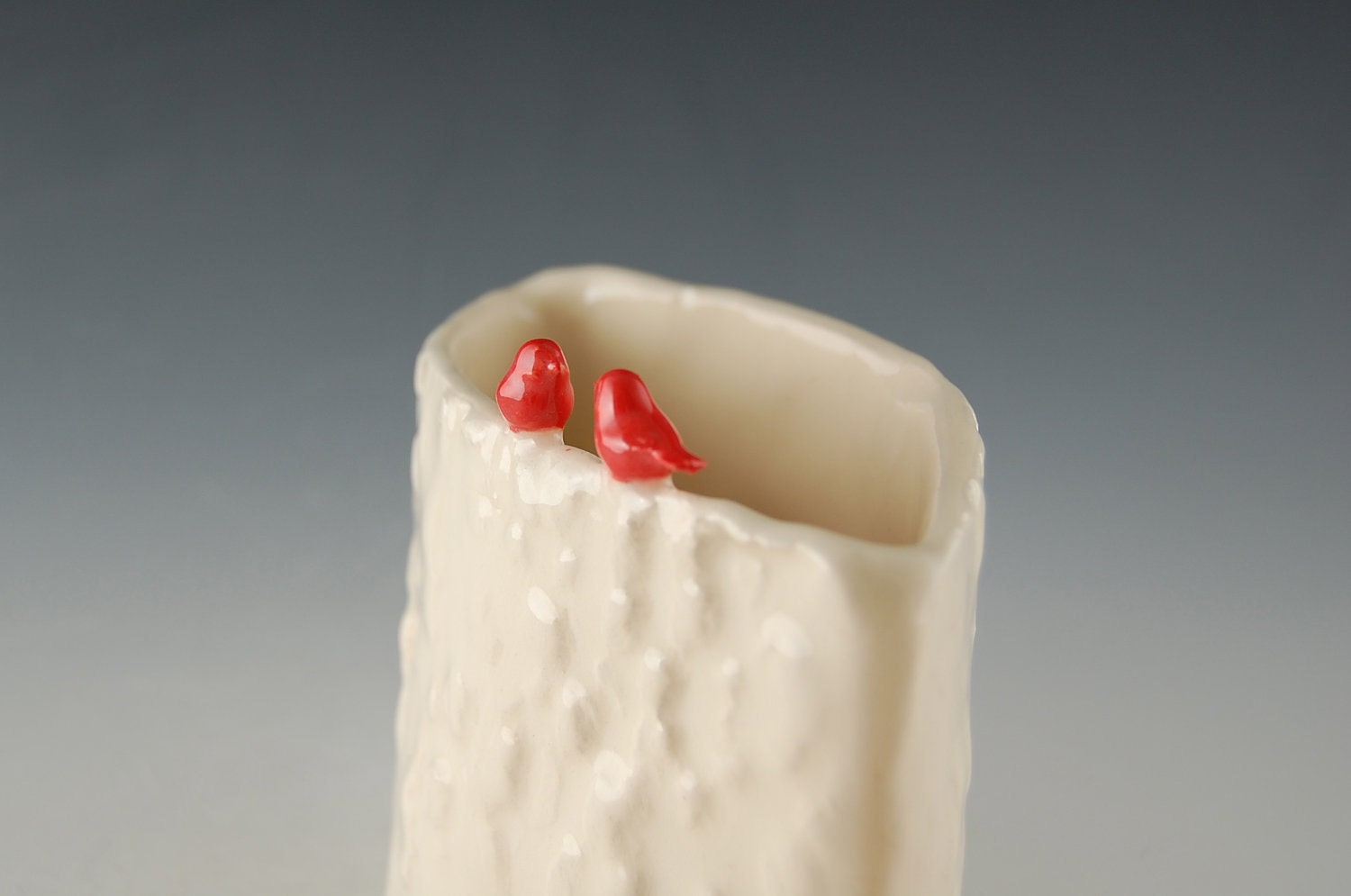 Vase with red bird - Treehugger series
