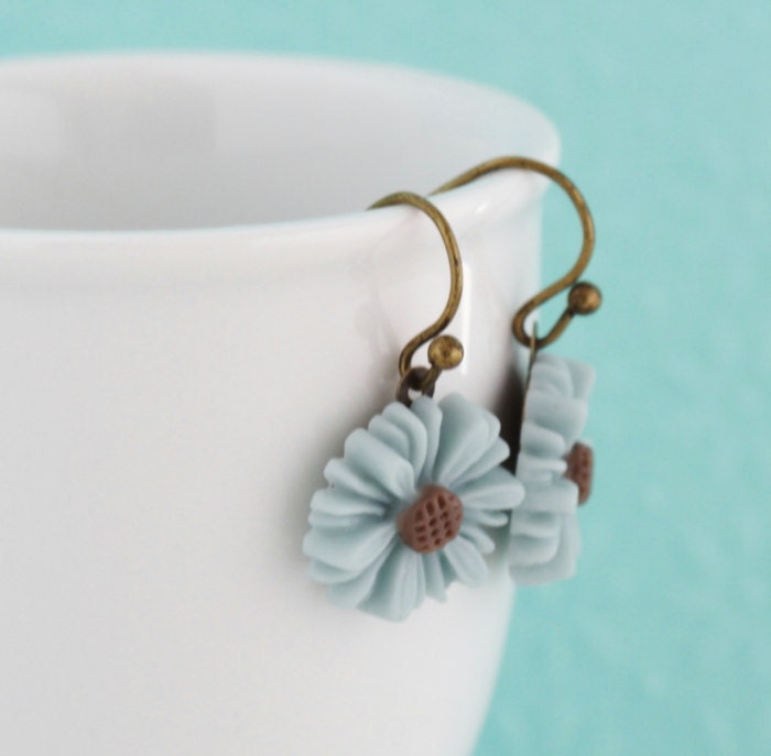 Daisy Earrings, Flower Earrings, Sweet Blue Daisy Earrings, Drop Earrings, Floral Accessories