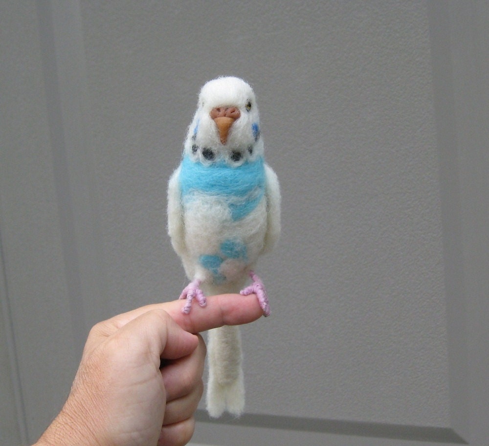 Gourmet Felted Custom Pet Portrait / Needle Felted PARAKEET / Handmade Animal Sculpture / Lifelike / Lifesize / Chirpie