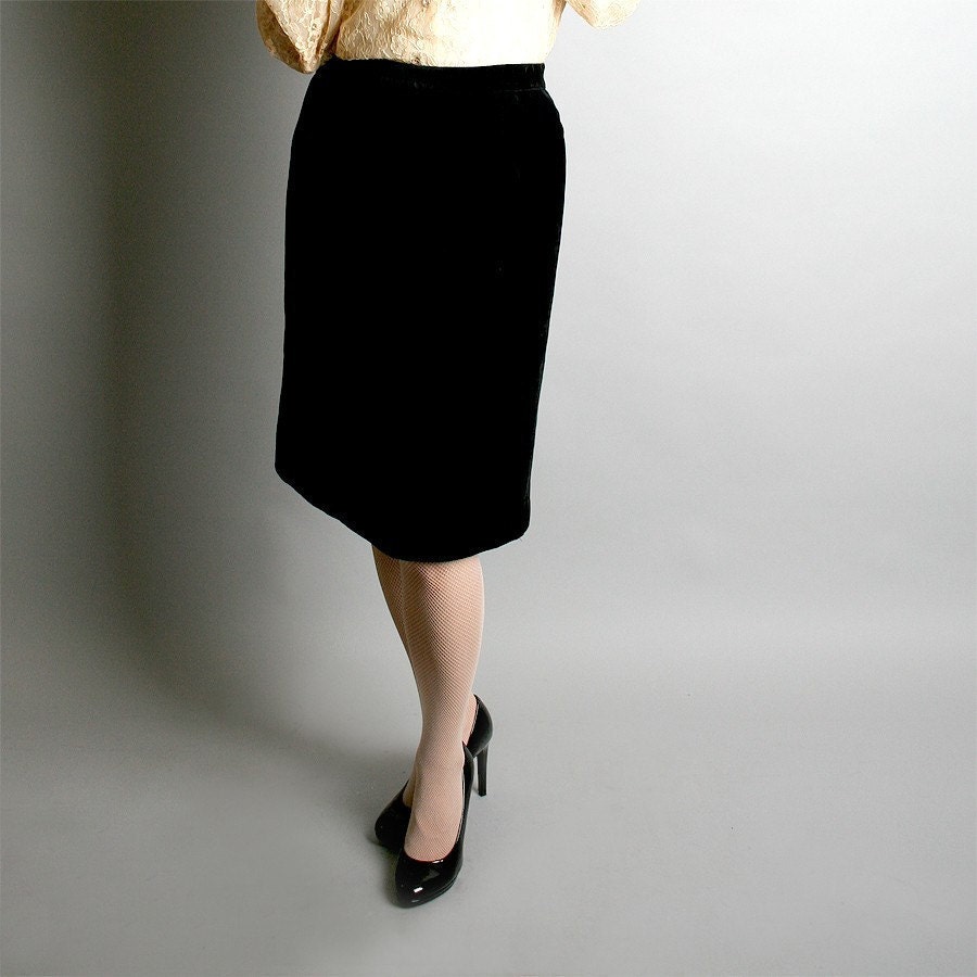 Vintage Pencil Skirt - Jet Black Soft Knee Length Vixen Small - Office Fashion