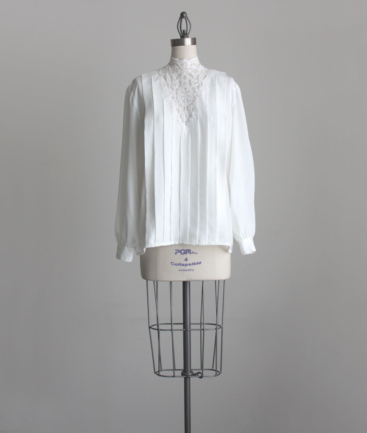 WHITE LACE BLOUSE 1980s Vintage Ivory White Silken Puff Sleeve Victorian Lace Collar Blouse