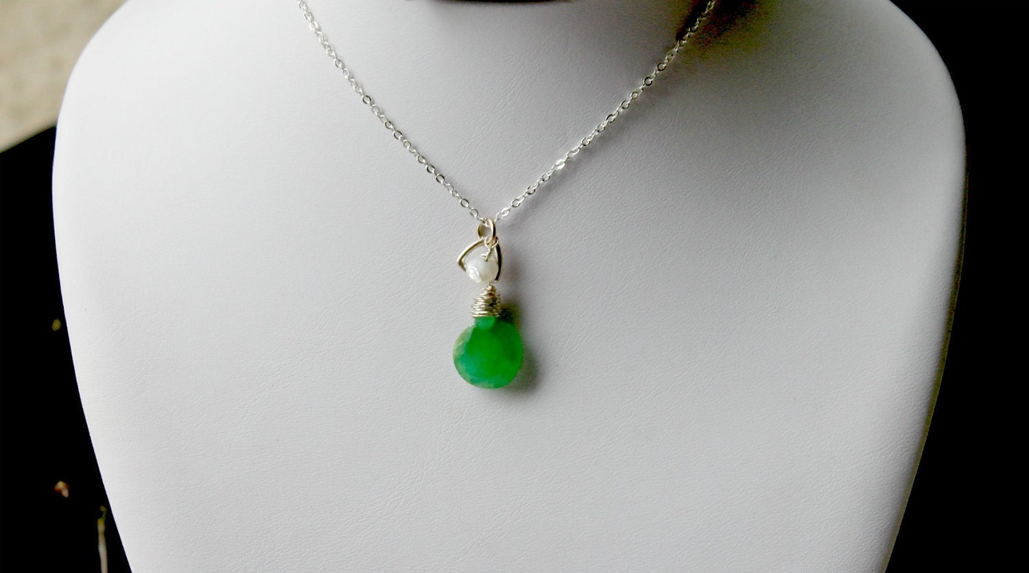 Chrysoprase necklace with keishi pearl in Sterling Silver -  Crisp and Green