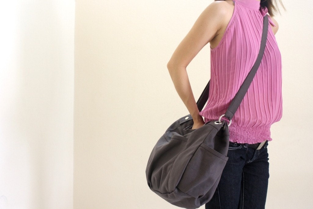 5th Anniversary 15% SALE  - Anna in Gray // messenger / shoulder bag / diaper bag / School bag /  Purse / tote / women / For her