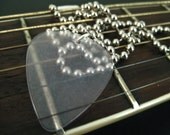White Daisy Passing Necklace