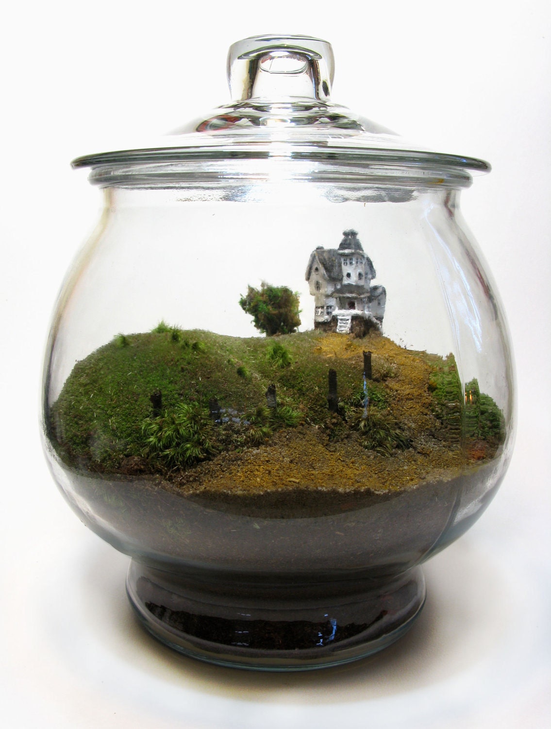 Movie Miniatures: Scale Model  Beetlejuice Terrarium