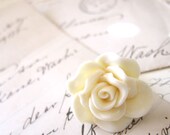 Creme Rose Large Ring - Vintage Inspired - Resin Rose Cabochon - Adjustable Ring