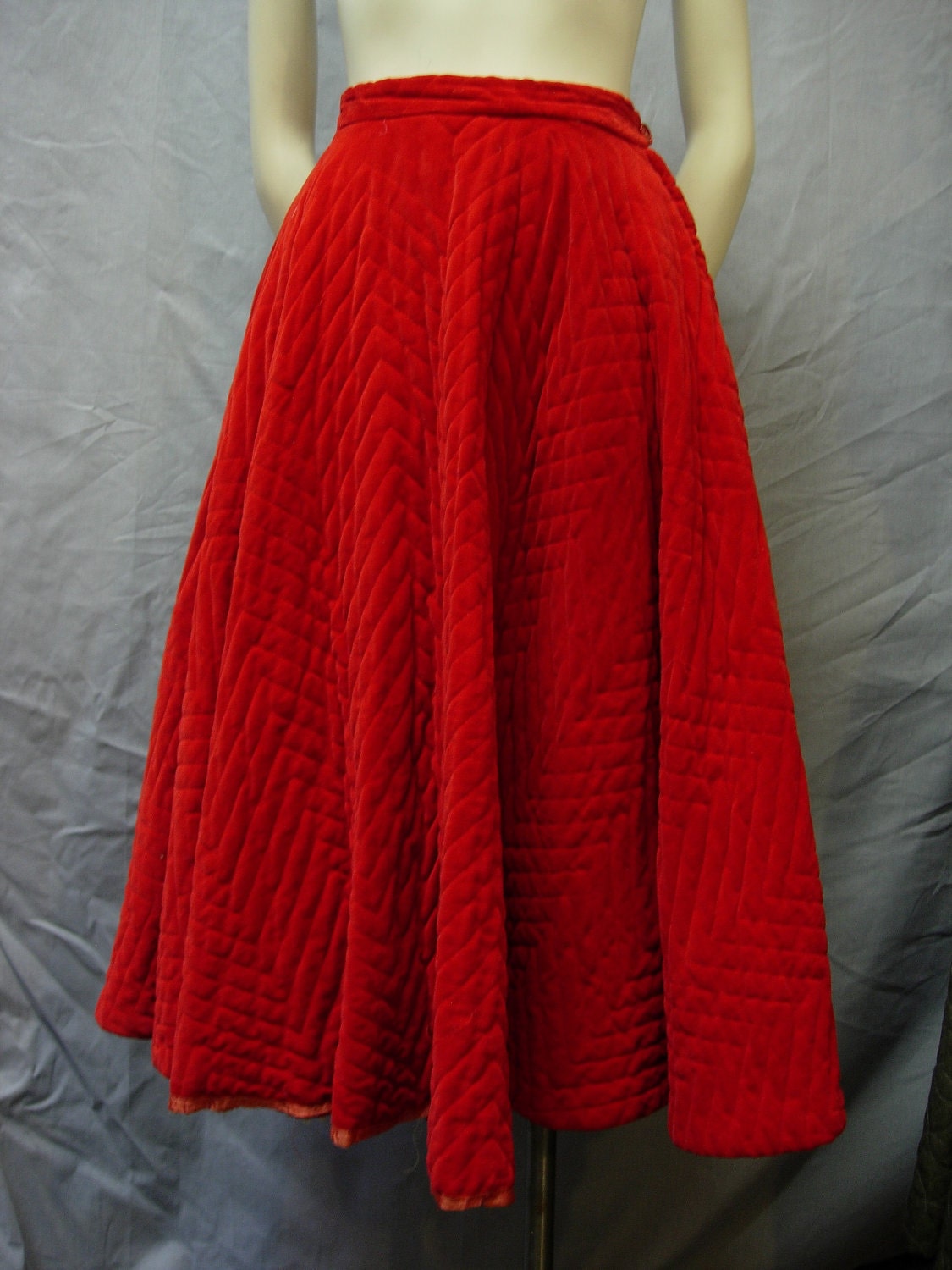 50's shabby red velveteen circle skirt.