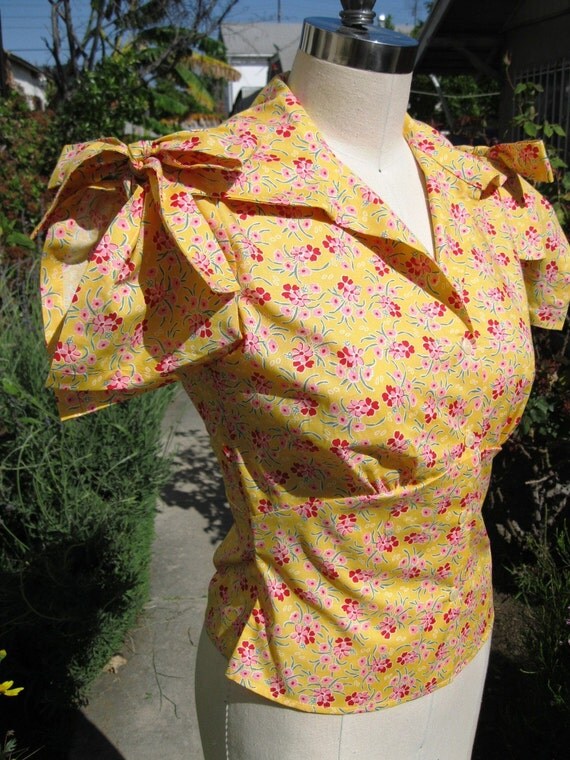 1930s blouse delicate yellow floral print tie sleeve Ready to ship size M only