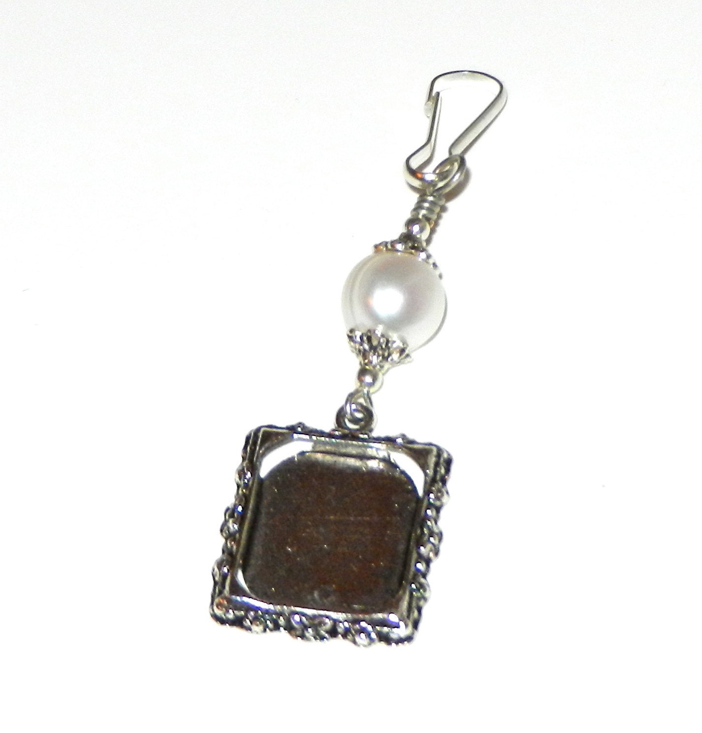 Wedding bouquet photo charm. Freshwater pearl.