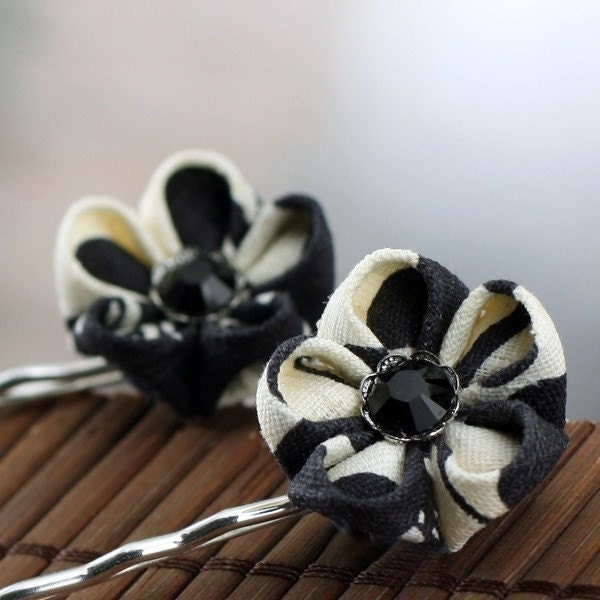 Bobby Pin Hair Flowers:  Kanzashi Black and White - Shimbun Ume