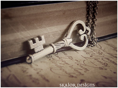 Gothic Necklace Skeleton Key Wedding Bride Bridal Groom Noir Victorian Vampire Steam Punk Jewellery Gothic Jewelry Mens Womens