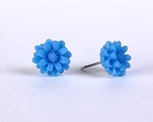 Capri blue chrysanthemum flower stud earrings (297) - Flat rate shipping