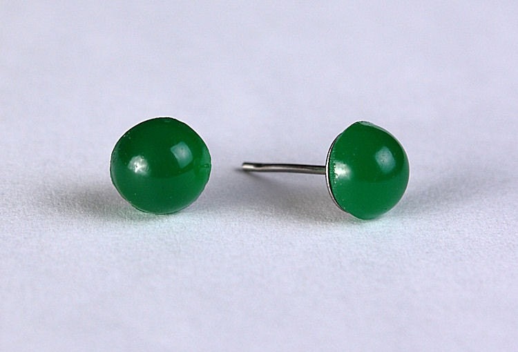 Petite green cabochon earrings with surgical steel hypoallergenic stud (264) - Flat rate shipping