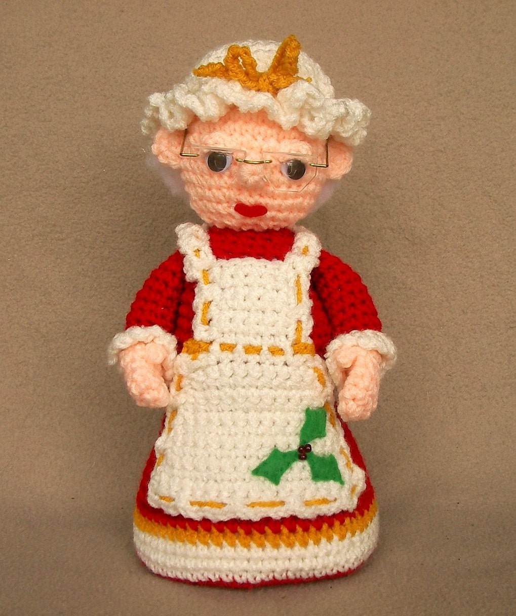 Mrs. Claus -  Crochet Pattern