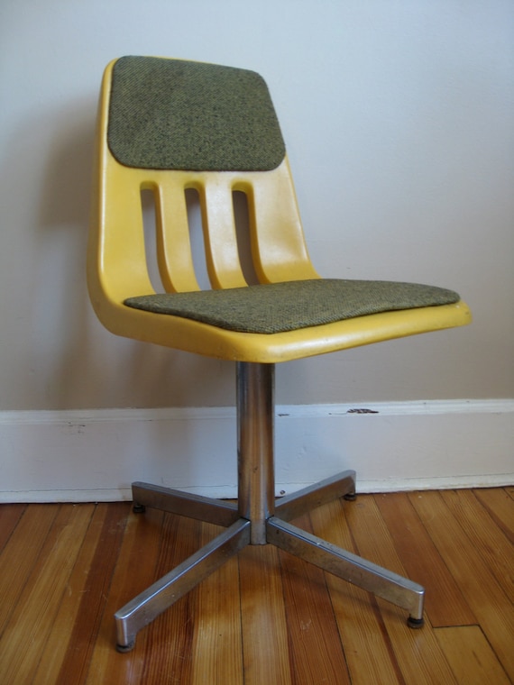 Vintage Yellow VIRCO Los Angeles Swivel Chair. by funretro on Etsy