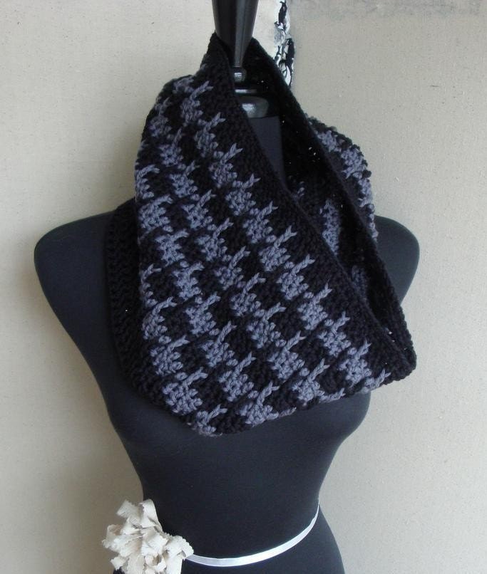 Hounds-tooth Cowl - black, dove grey