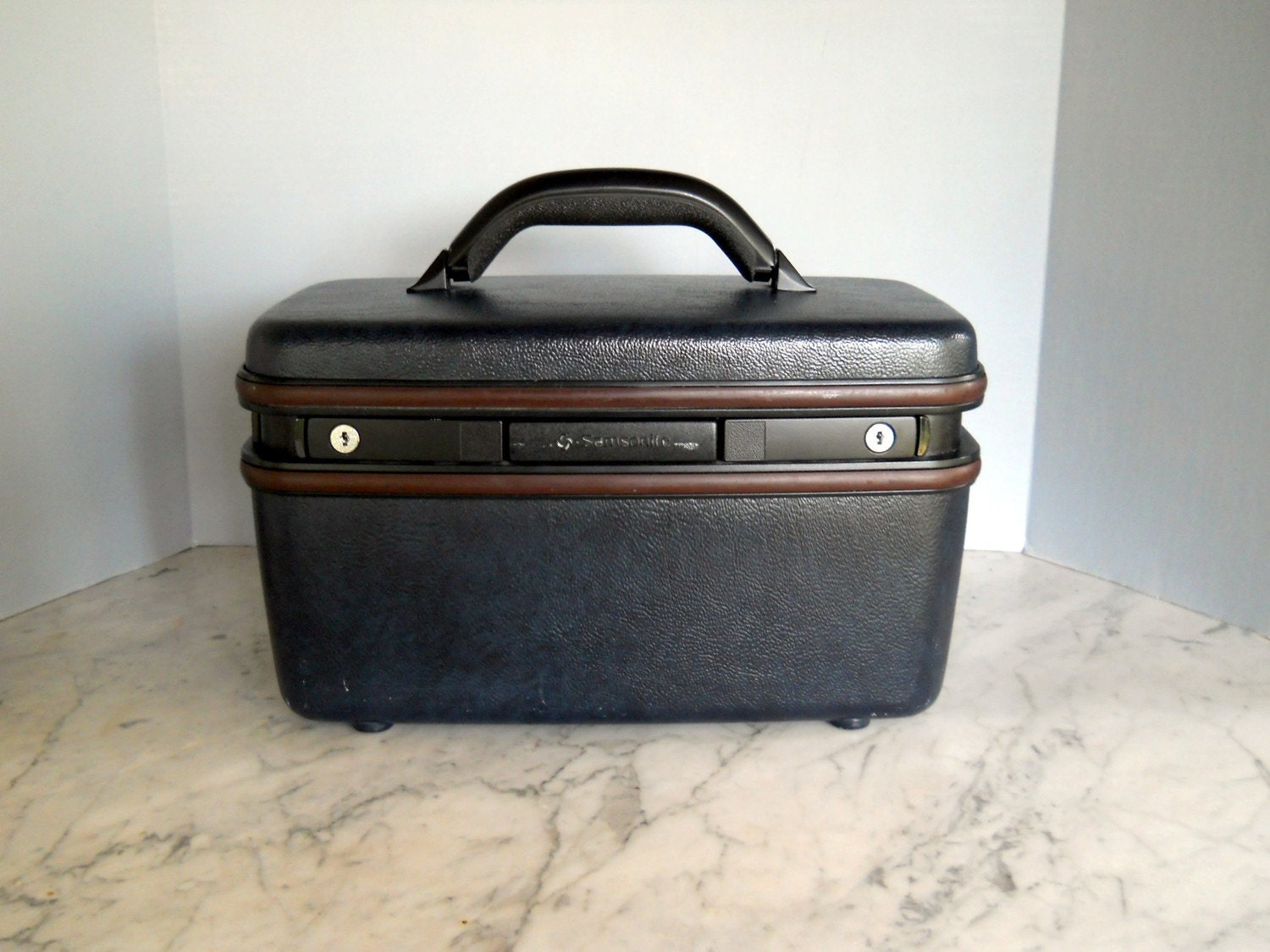 Samsonite Midnight Blue Train Case