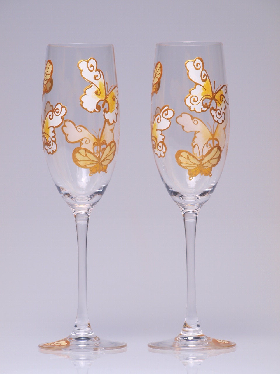 Hand painted Wedding Toasting Flutes Set of 2 Personalized Champagne glasses Golden and white Butterflies