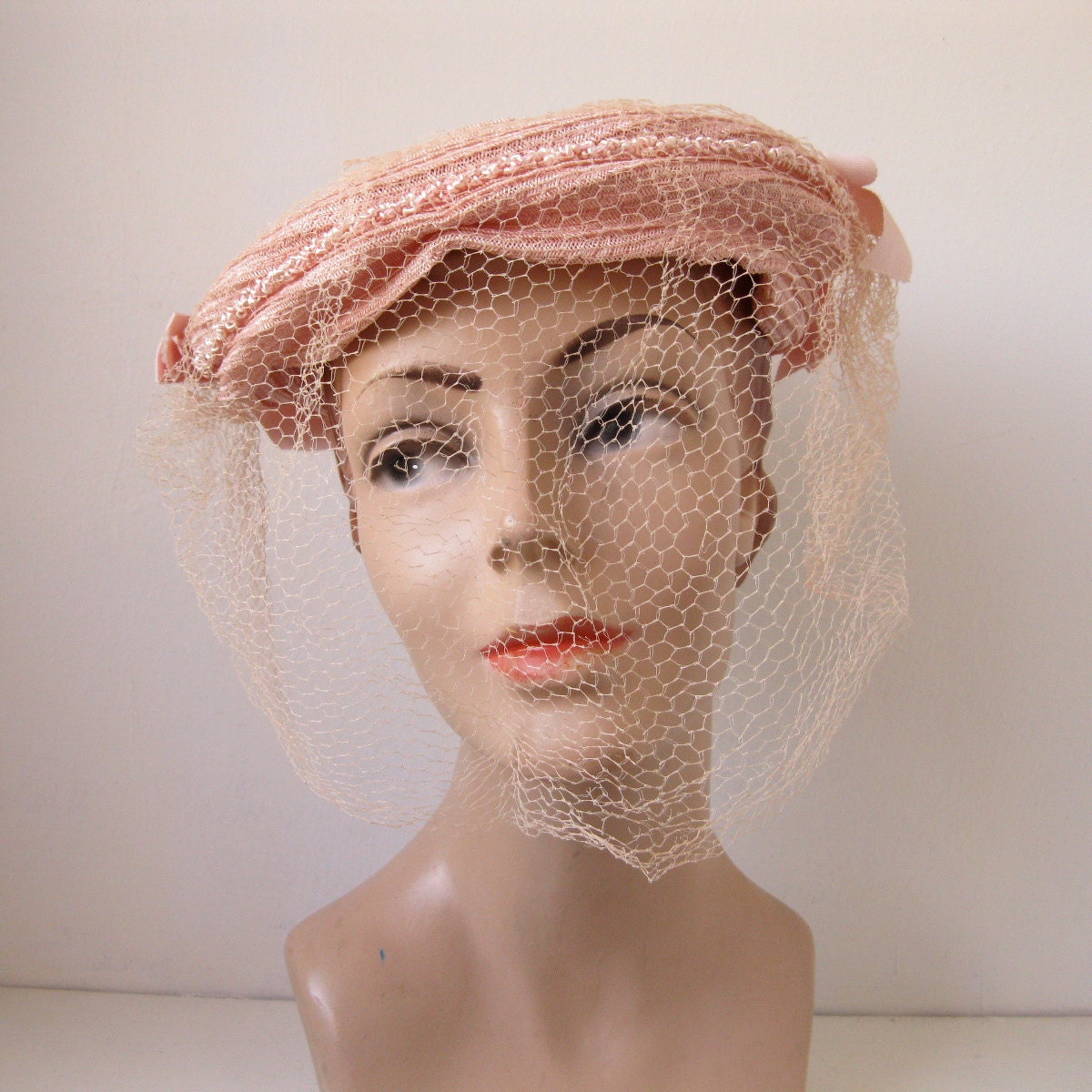 Vintage 1950s Hat Pink Straw Full Face Veil Bows Spring Fashions 1940s