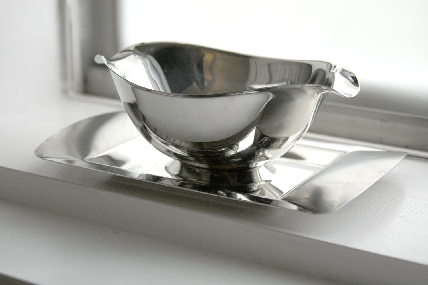 Stainless Steel Serving Bowl / Vintage / Retro / Mid Century Modern