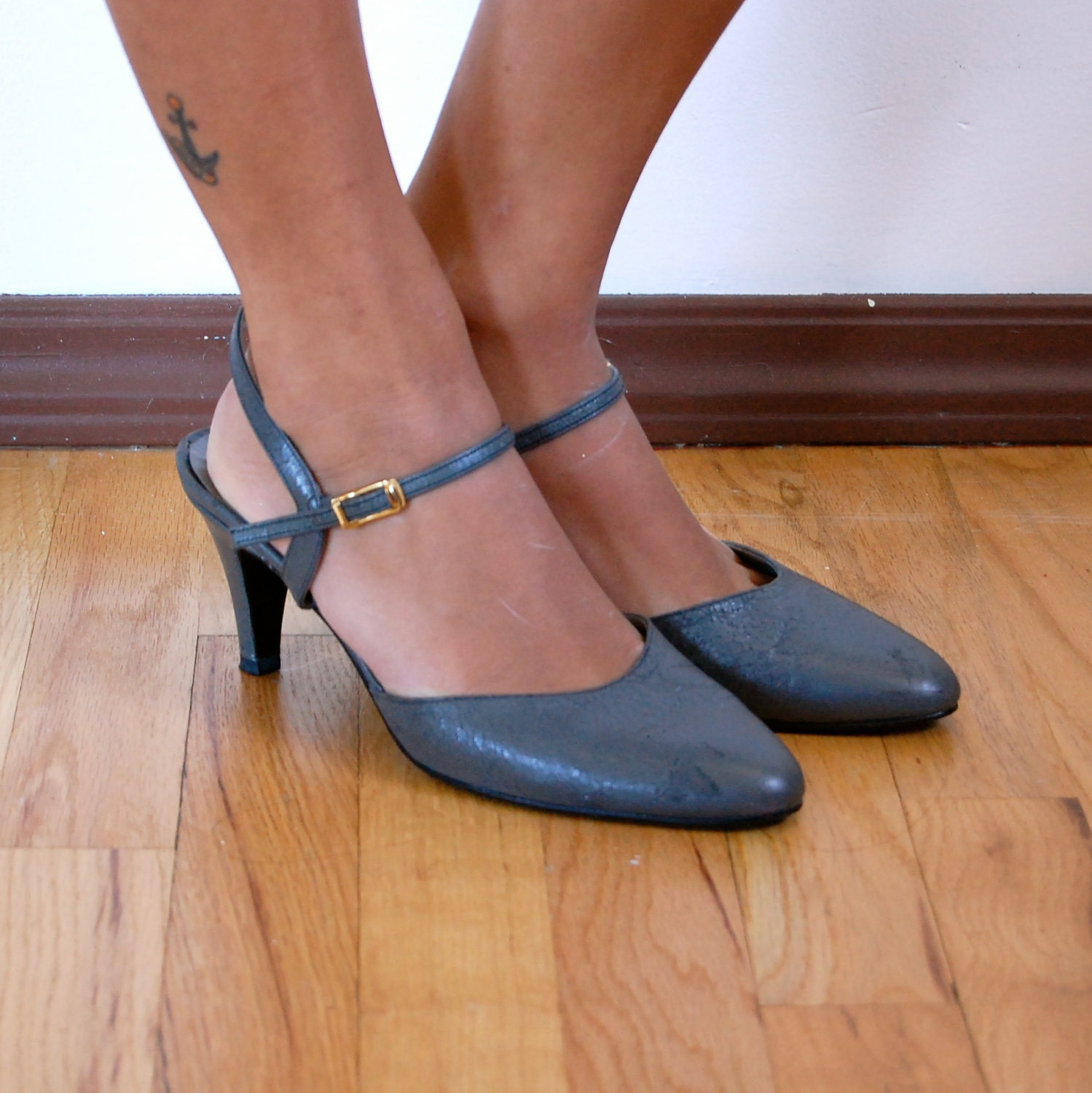 Vintage Grey Heels with Rounded Toe and Ankle Strap - Sterns - Size 8