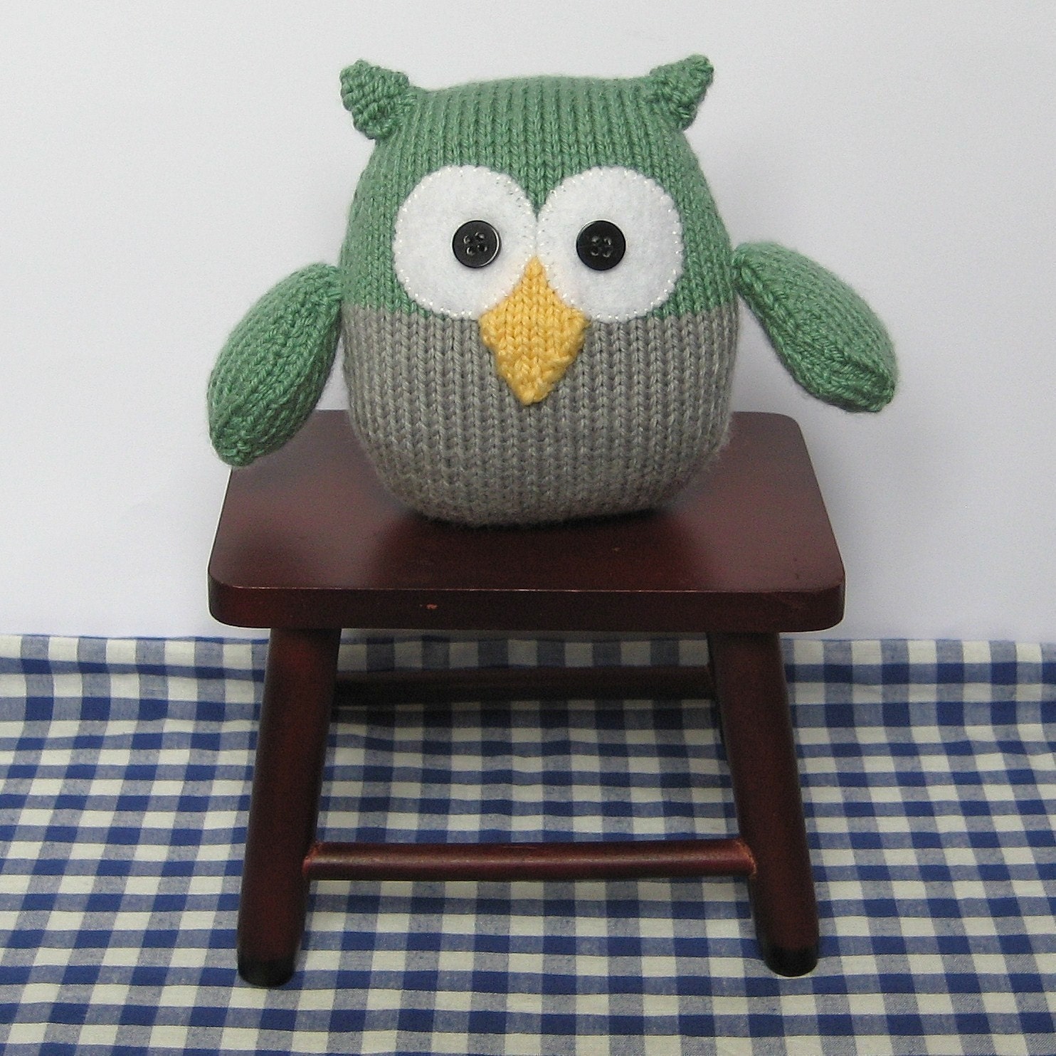 Barney Owl toy knitting pattern - knit a toy animal with this fluff and fuzz pdf pattern ideal for beginners