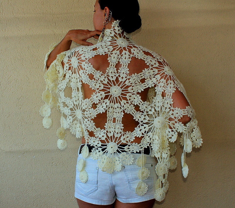 Rain of Flowers / Gold Ivory Bridal Shawl Crochet Wedding Shawl Bridal Wrap Shrug Bolero Bridesmaid Bridal Accessories Flower Shawl