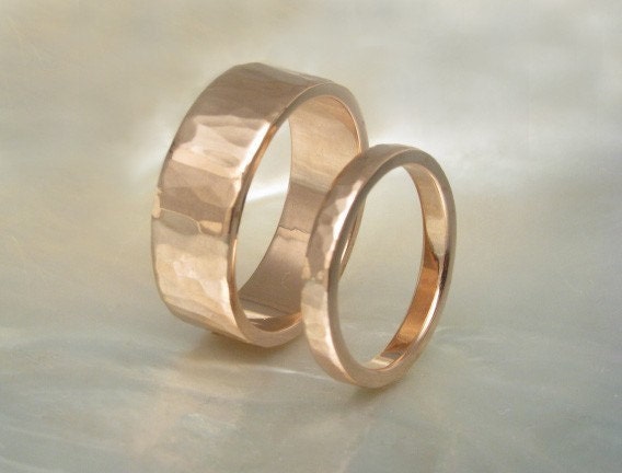 14k rose gold rings / hammered wedding band set with beveled edges, 2.5mm and 7mm wide