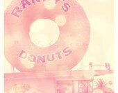 Randys donuts, Los Angeles architecture, travel photography, LA landmark, food restaurant, doughnuts, dessert, kitchen pink decor
