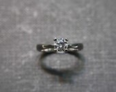 Diamond Engagement Ring (0.40ct., F/VS2) in 18K White Gold
