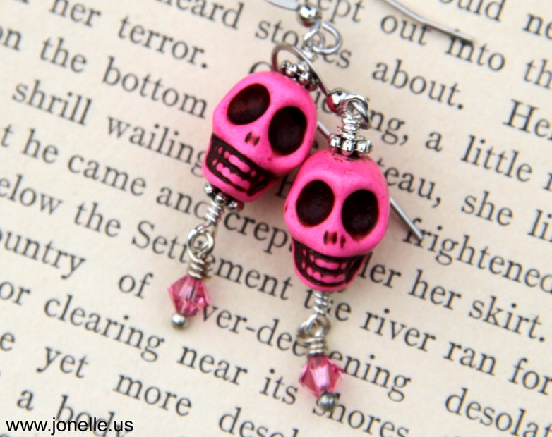 Sugar Skull - creepy cute hot pink skull dangle earrings, pink swarovski crystals. Gothic dias de los muertos, day of the dead hipster gypsy