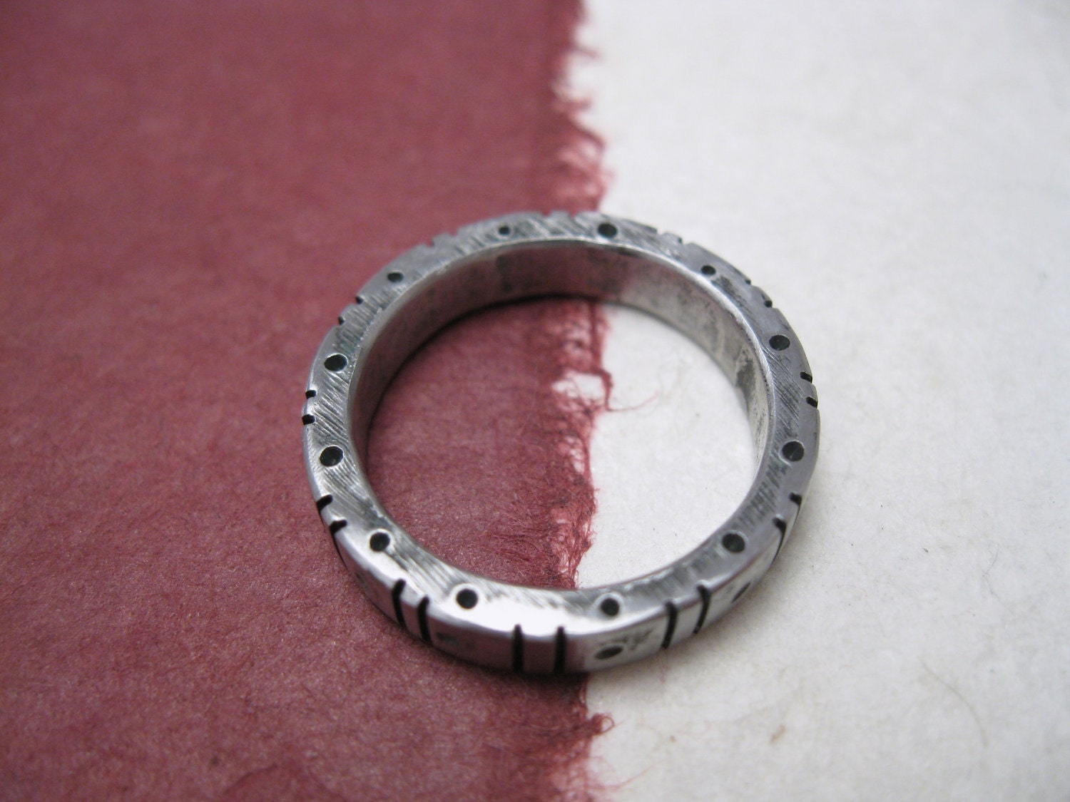 Cog - forged iron ring with oxidized cuts and points - Italy Handmade