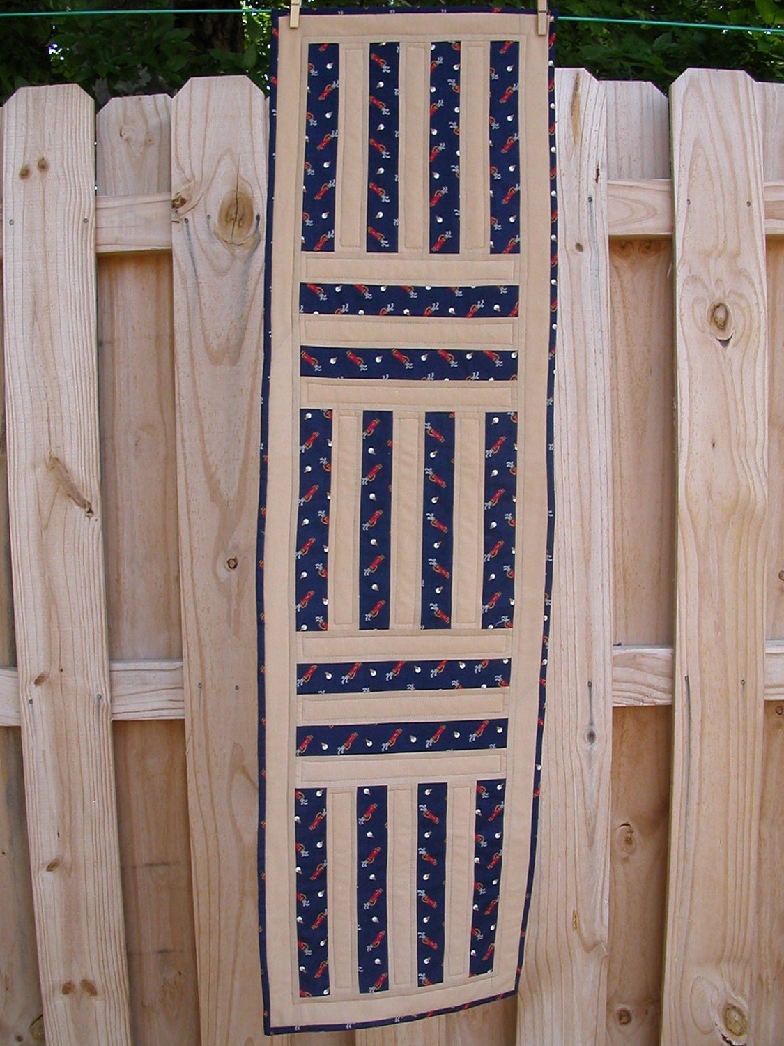Quilted RUNNER GOLF STRIPES in Tan and Navy Blue
