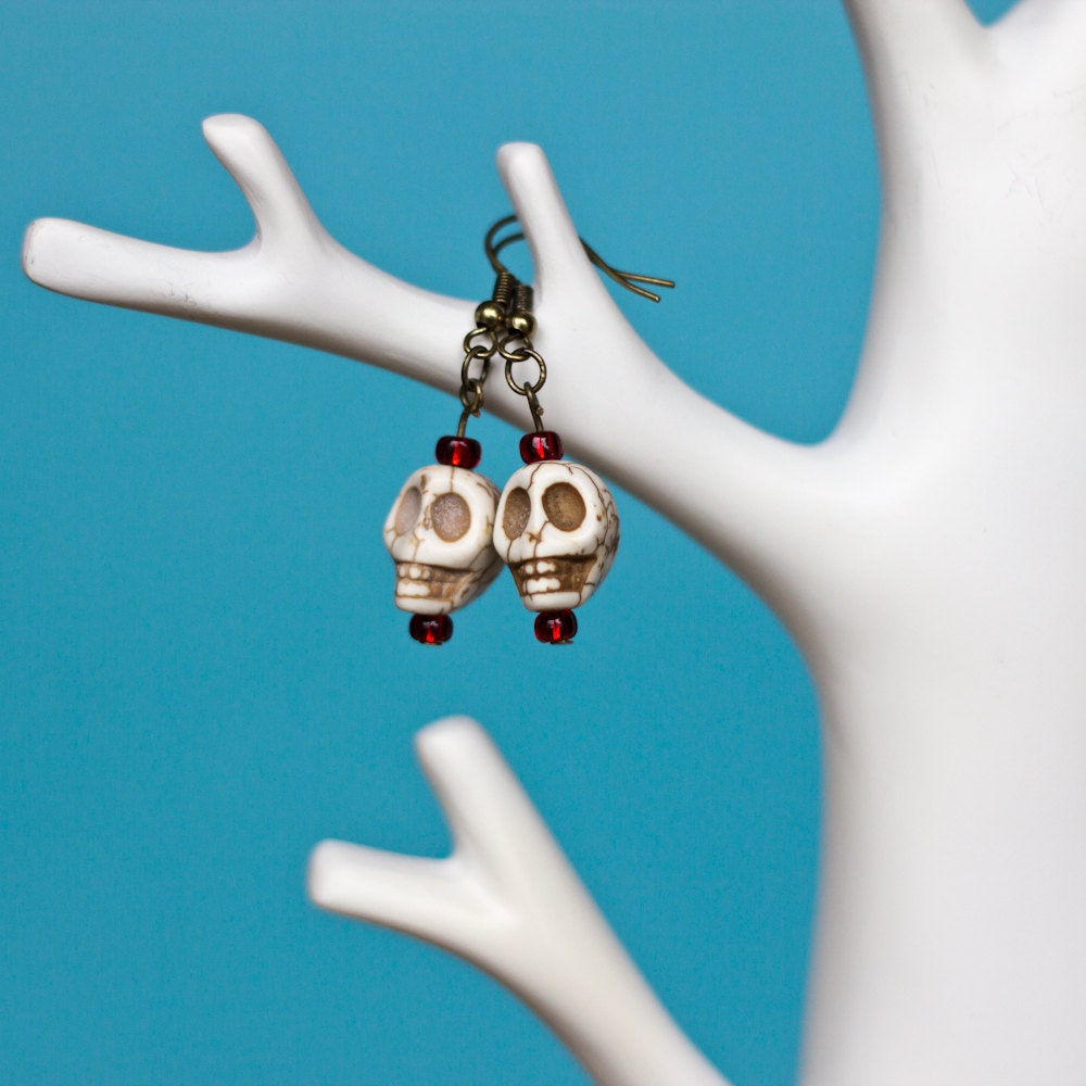 Rocking Skull Earrings with Red Details