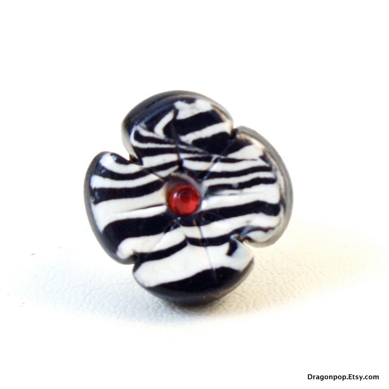 Cute Flower Ring Adjustable Polymer Clay Black White Zebra w Red Crystal Animal Print Jewelry Fun Fashion Rings Simple
