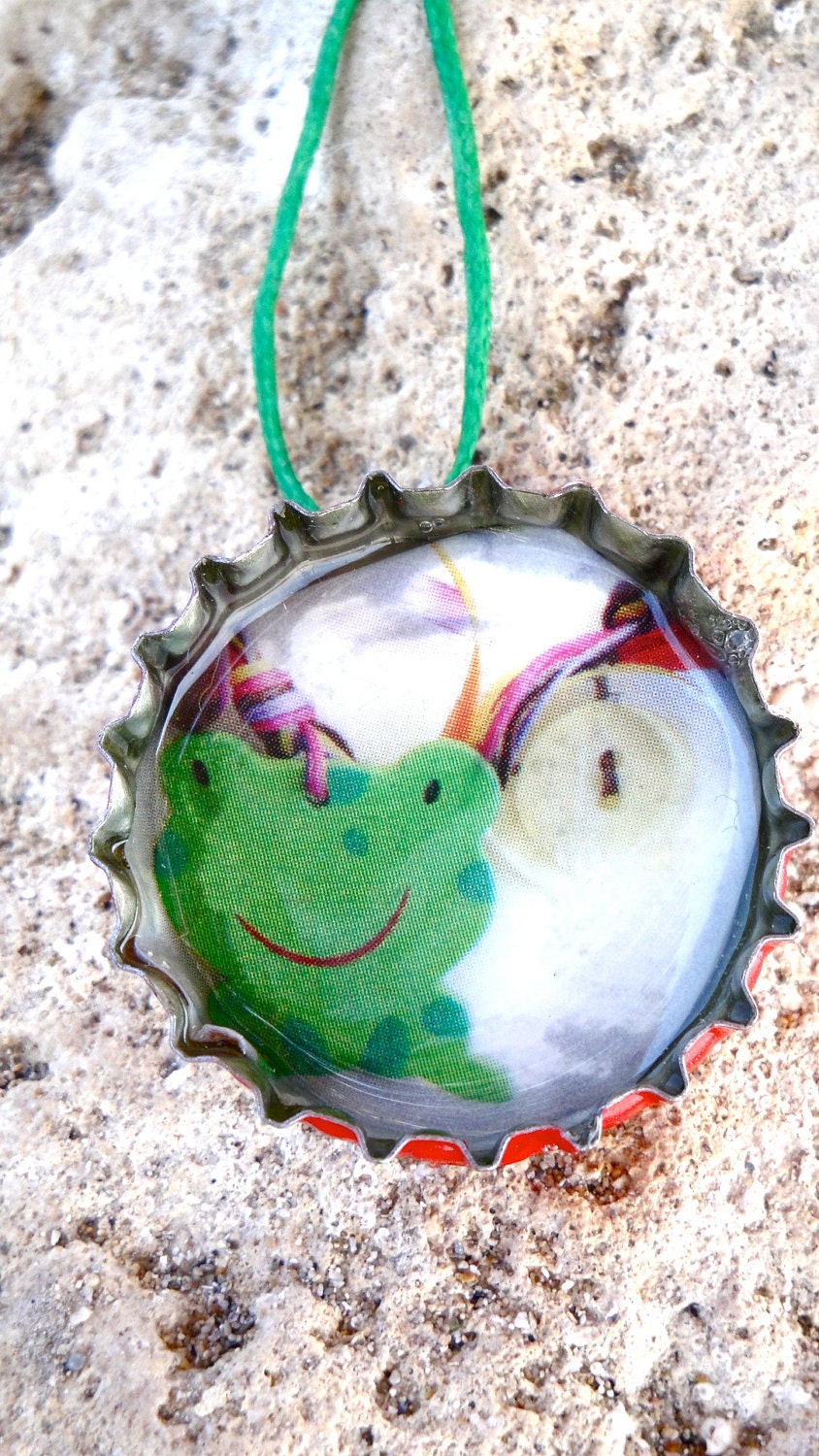 nature necklace ,green eco  friendly recycled bottle cap jewelry - JA0064-  waxed cotton emerald green thread- good luck symbolic  dangle
